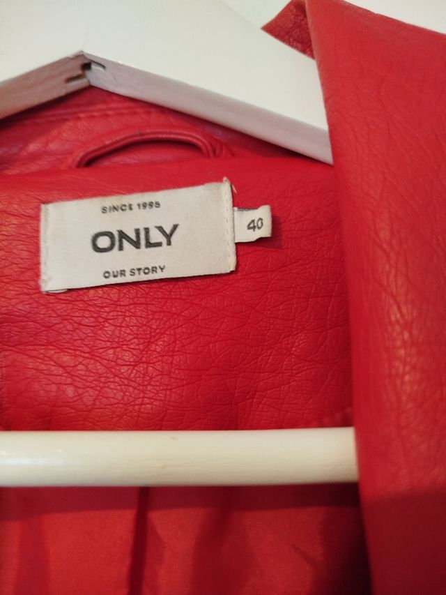 Chaqueta roja Only talla L