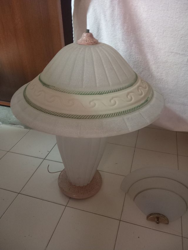 Lampada da tavolo vintage in vetro