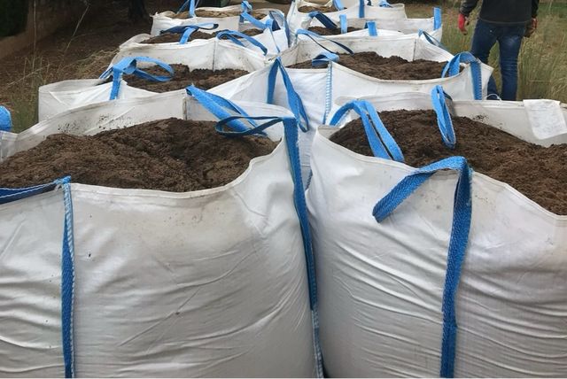 Sacos 15 kg sustrato jardinería CON LOMBRIZ