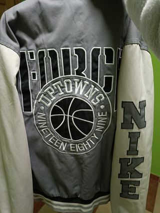 Chaqueta bomber Nike gris mujer