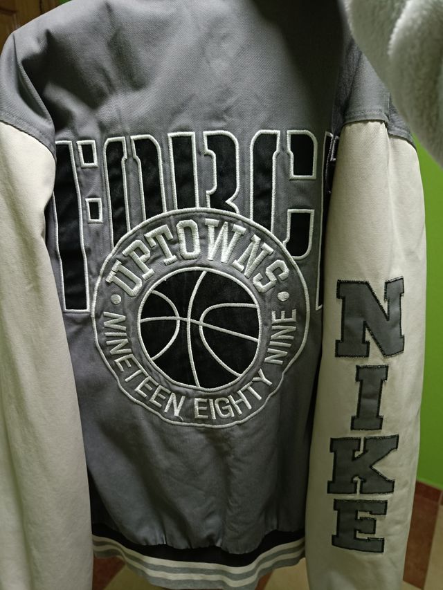 Chaqueta bomber Nike gris mujer