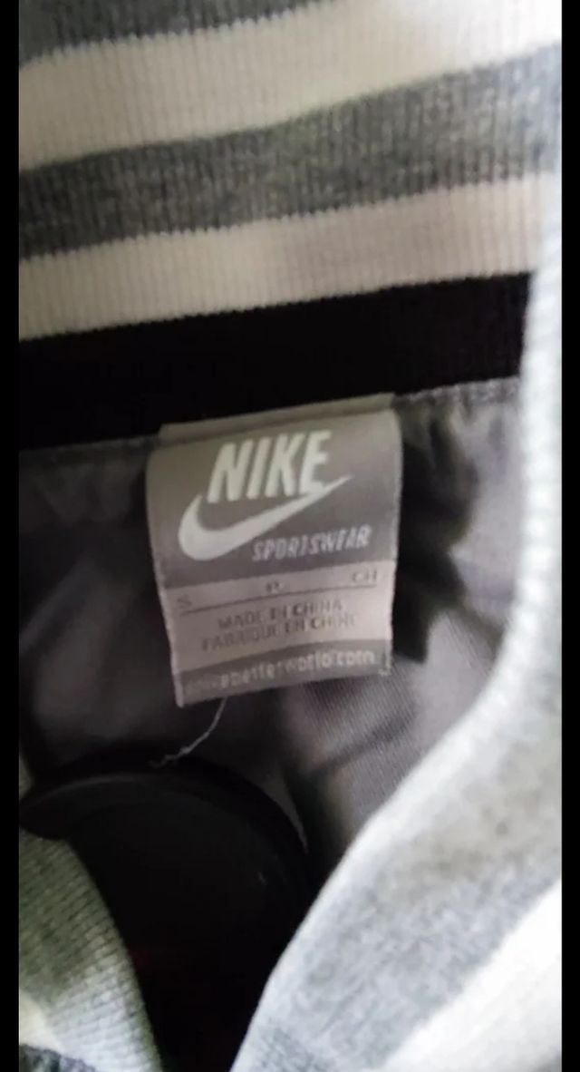 Chaqueta bomber Nike gris mujer