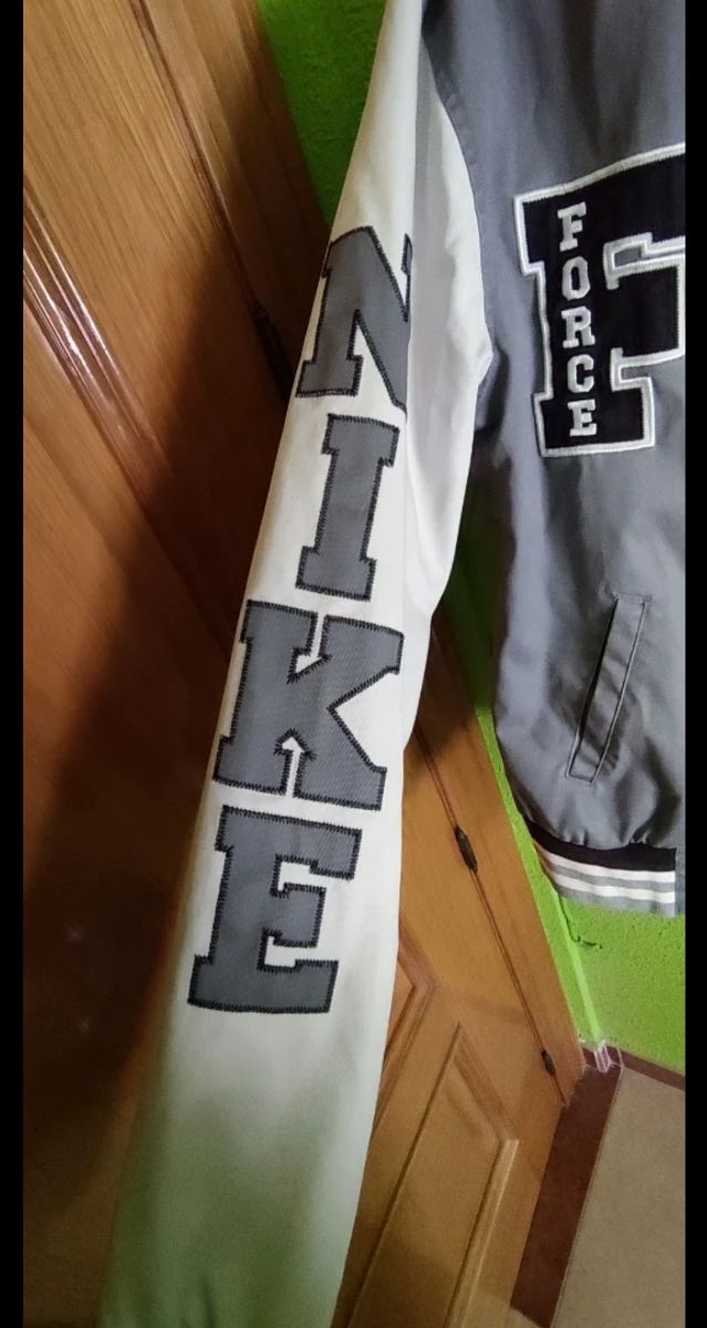 Chaqueta bomber Nike gris mujer