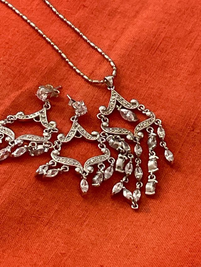 Parure argento: collana e orecchini platino