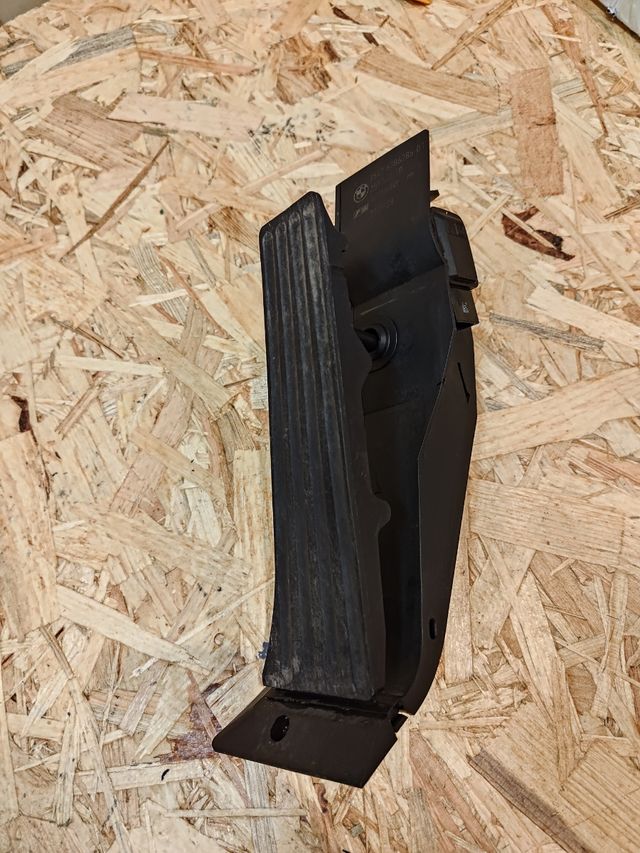 Pedal acelerador BMW M57 manual