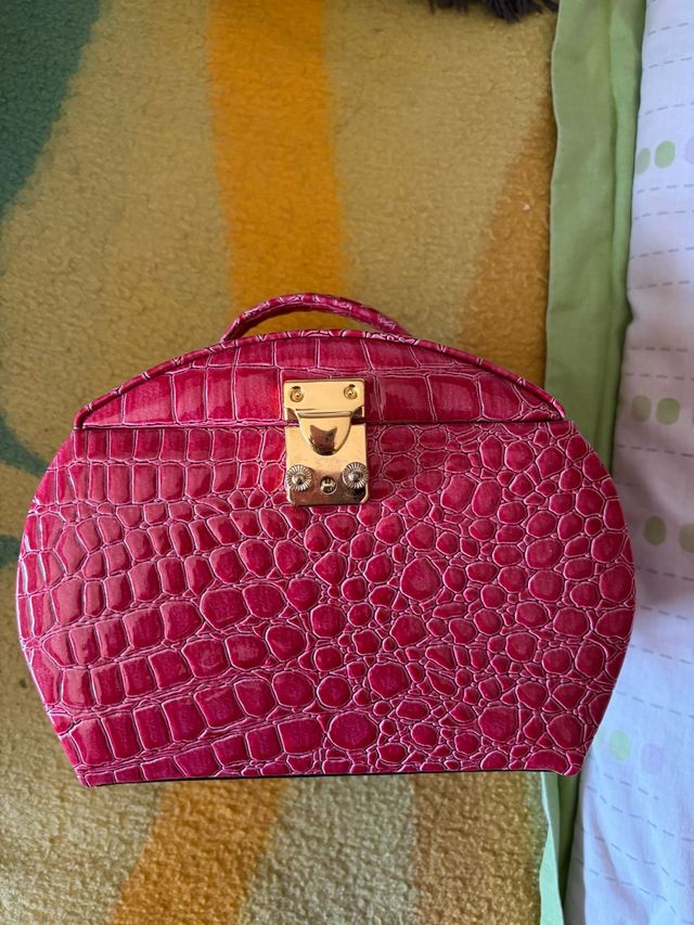 Joyero Pierre Cardin rojo coco