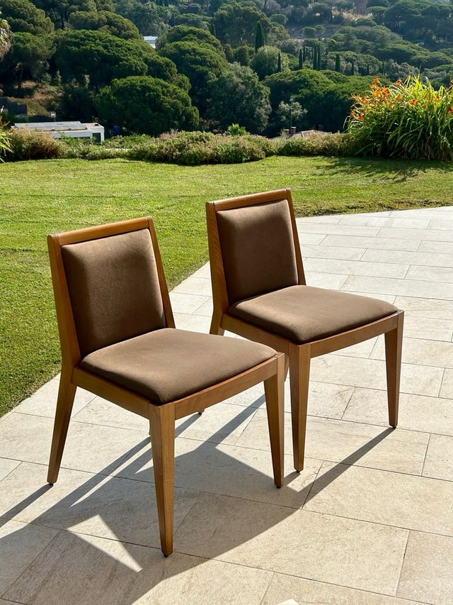 4 sillas madera tapizadas.