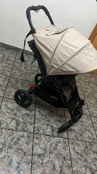 carro bebé ligero usado y en buen estado.