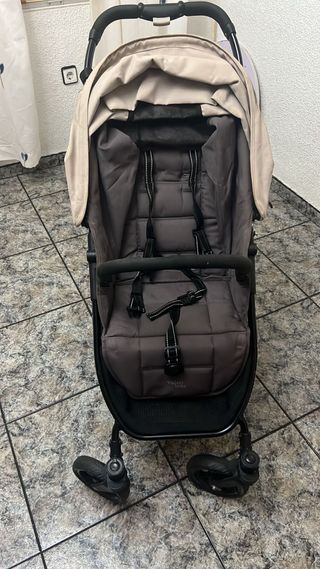 carro bebé ligero usado y en buen estado.
