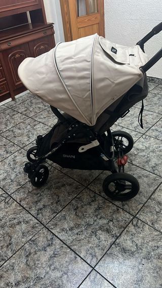 carro bebé ligero usado y en buen estado.