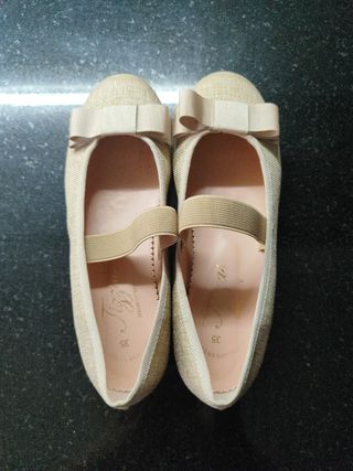 Zapatos niña Tizzas beige 35