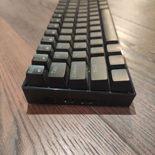Teclado y ratón inalámbricos negros