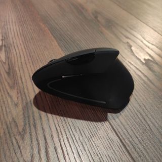 Teclado y ratón inalámbricos negros