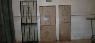 Puertas metálicas usadas 25 euros ud