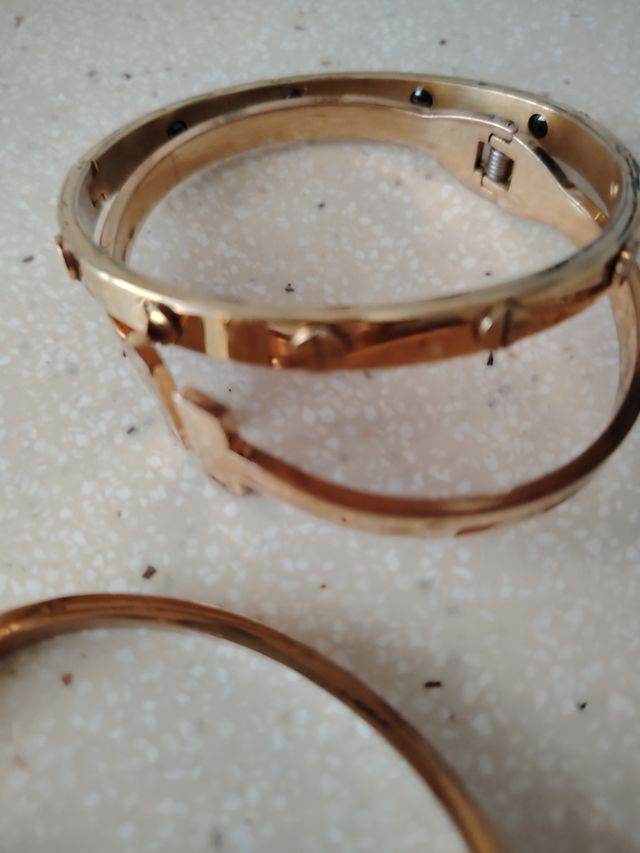 Pulseras doradas - 3 piezas