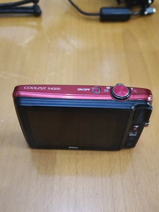 Nikon Coolpix S4200 roja - Cámara compacta