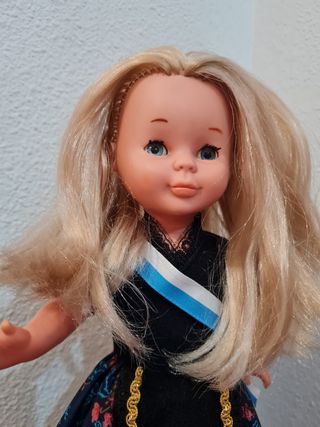 Muñeca Nancy regionale alicantina Famosa