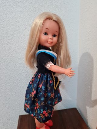 Muñeca Nancy regionale alicantina Famosa