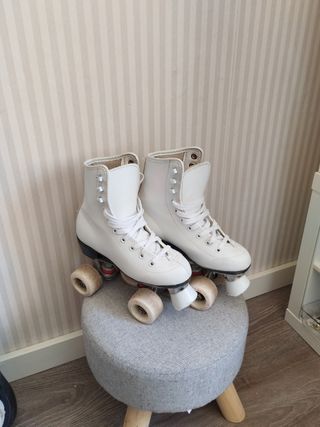 Patines blancos clásicos.talla 35.5