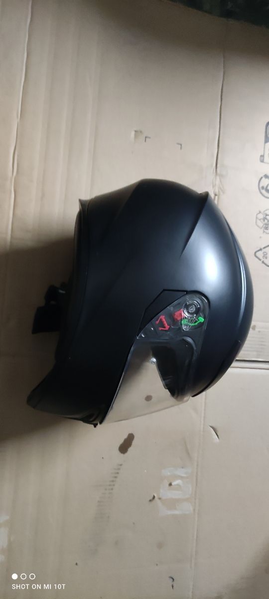Casco AGV