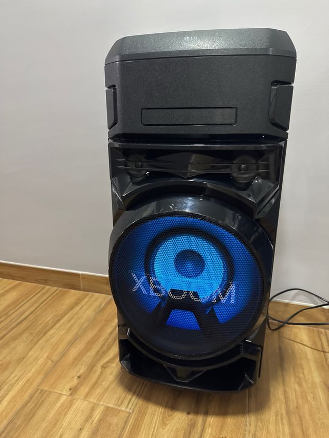 Altavoz LG XBOOM 600W - Impecable