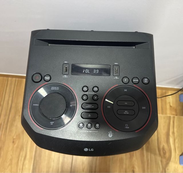 Altavoz LG XBOOM 600W - Impecable