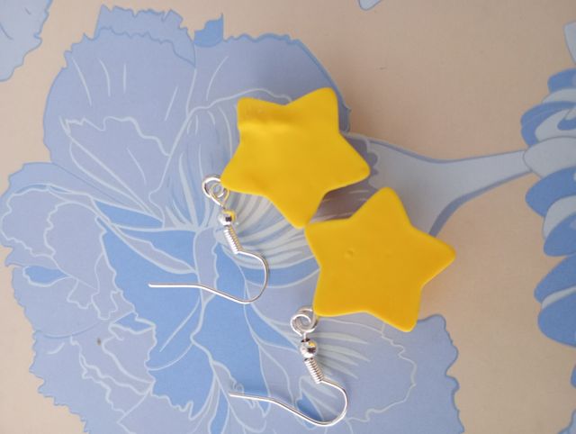 Orecchini kawaii stella gialla