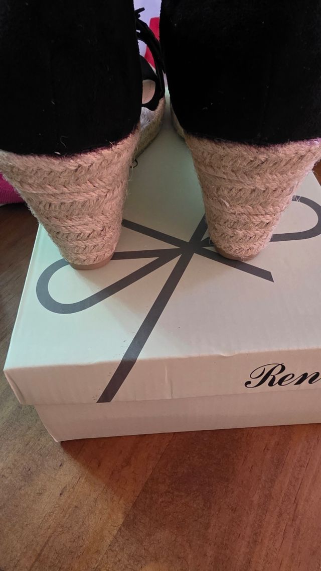 Cuñas esparto negras con flores