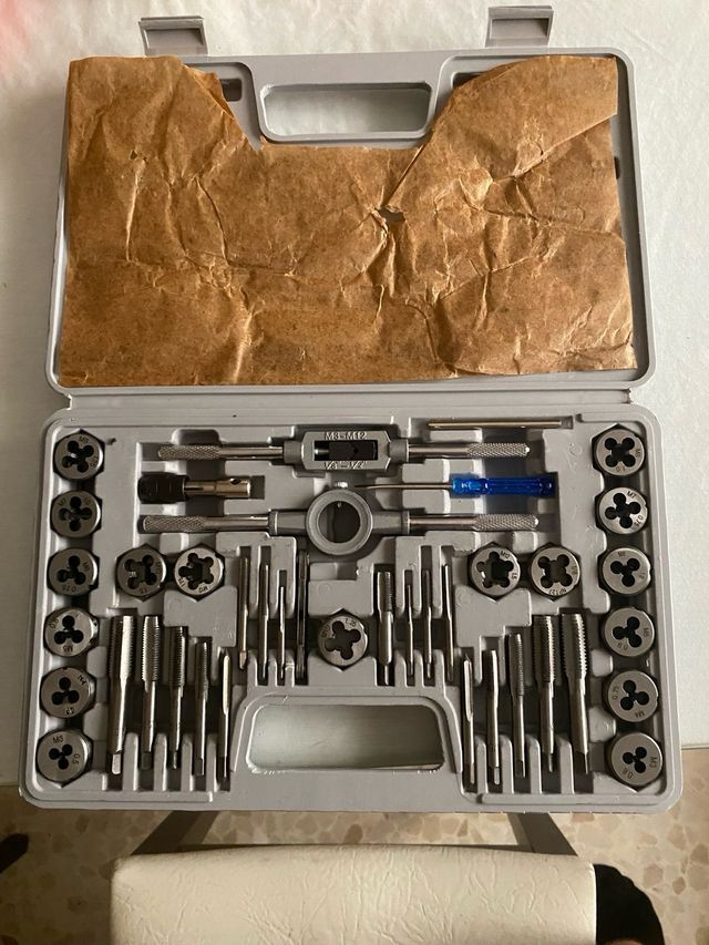 Juego machos y terrajas 40 piezas