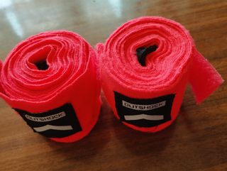 Saco boxeo Outshock + guantes + venda