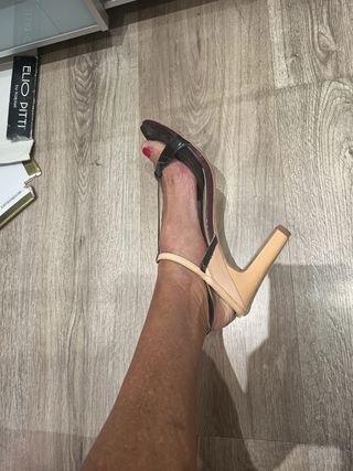Sandalias de tacón Zara beige-negro