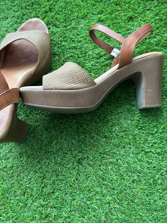 Sandalias piel beige-marrón