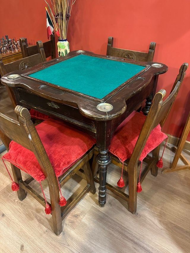 Mesa juego cartas antigua madera