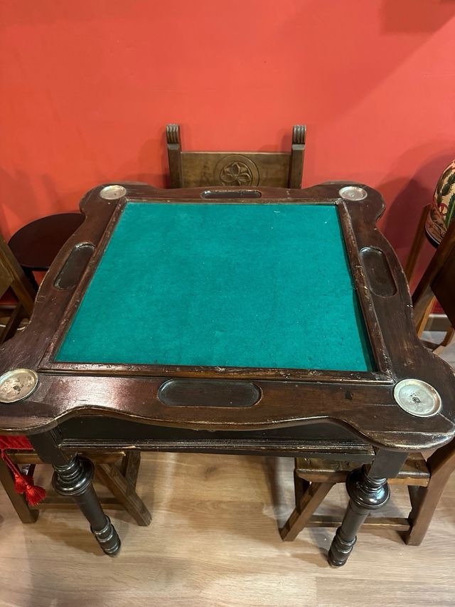 Mesa juego cartas antigua madera