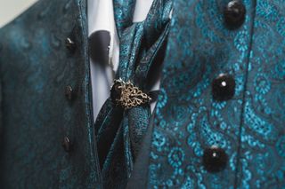 Traje novio azul turquesa