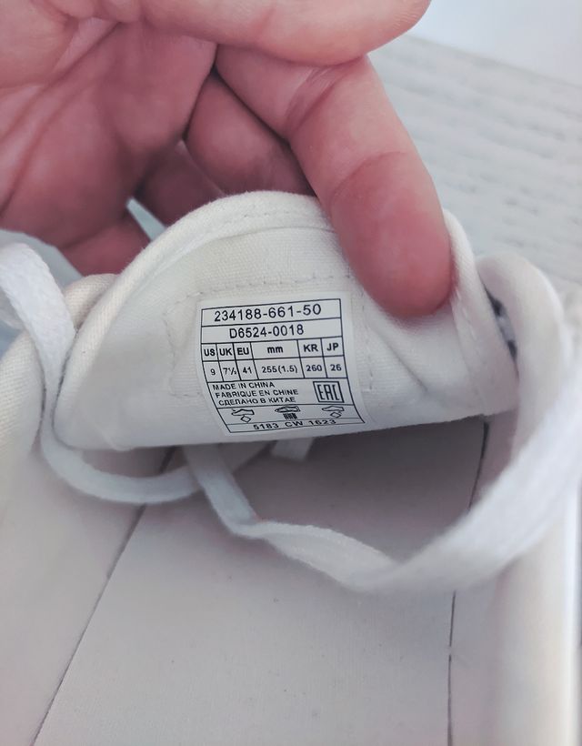 Zapatillas Levi's blancas