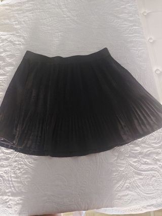 Falda plisada negra