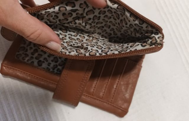 Monedero marrón Inside