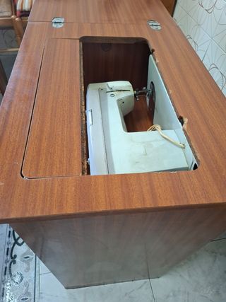 Máquina Coser Sigma Con Mueble