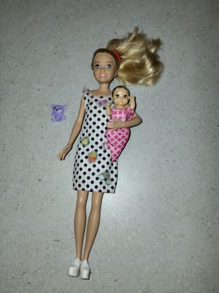 Muñeca Barbie con bebé