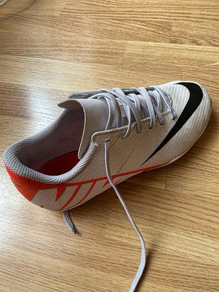 Botas fútbol Nike Jr. (niño) - Talla 37,5