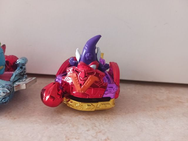 7 SuperThings vehículos metalizados +7 superthings