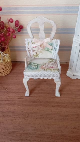 Mini sedia shabby chic per bambole