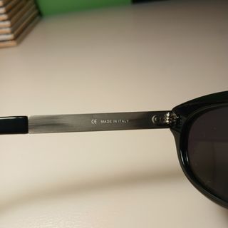 Occhiali da sole vintage grigi