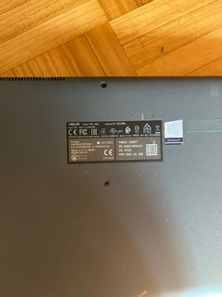 Portátil Asus plateado