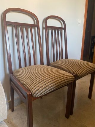 2 sillas madera - marrón