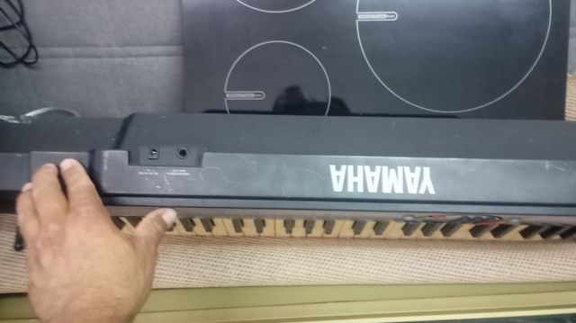 Yamaha PSR-73 Teclado