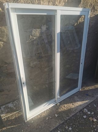 Ventana aluminio corredera 120x102