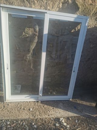 Ventana aluminio corredera 120x102