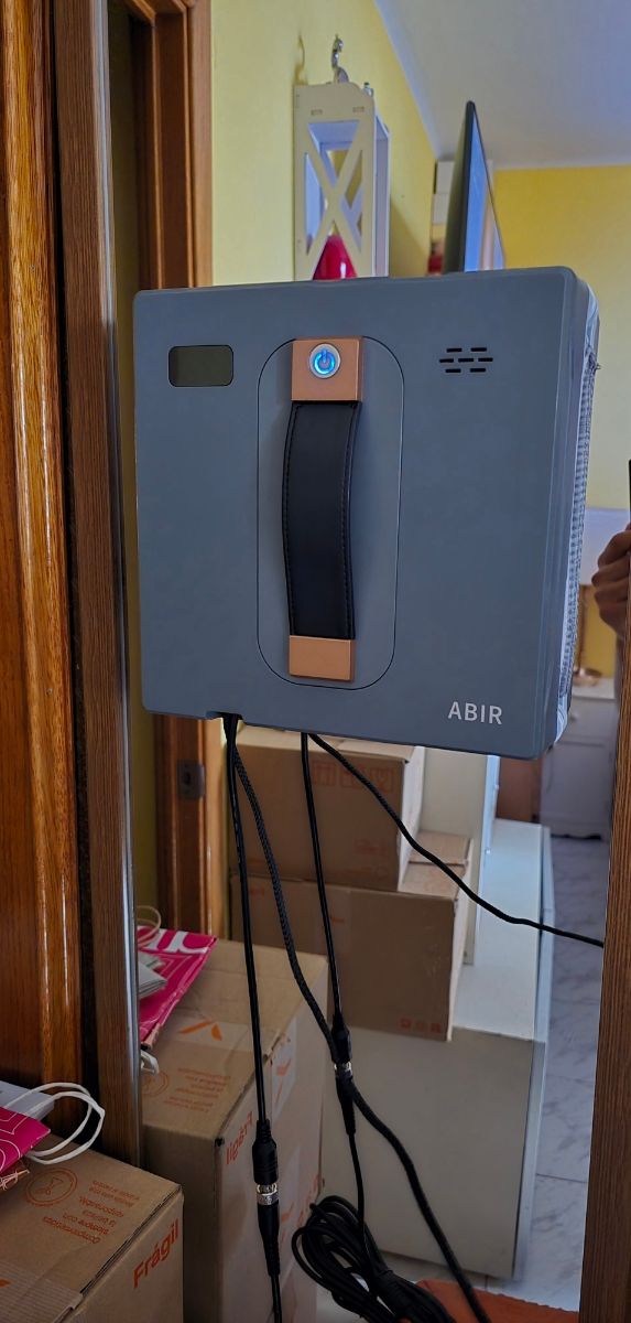 Robot limpia ventanas ABIR WD8 Con su caja